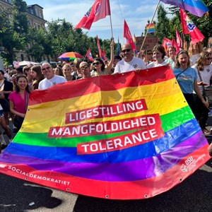 Socialdemokratiet går med til pride